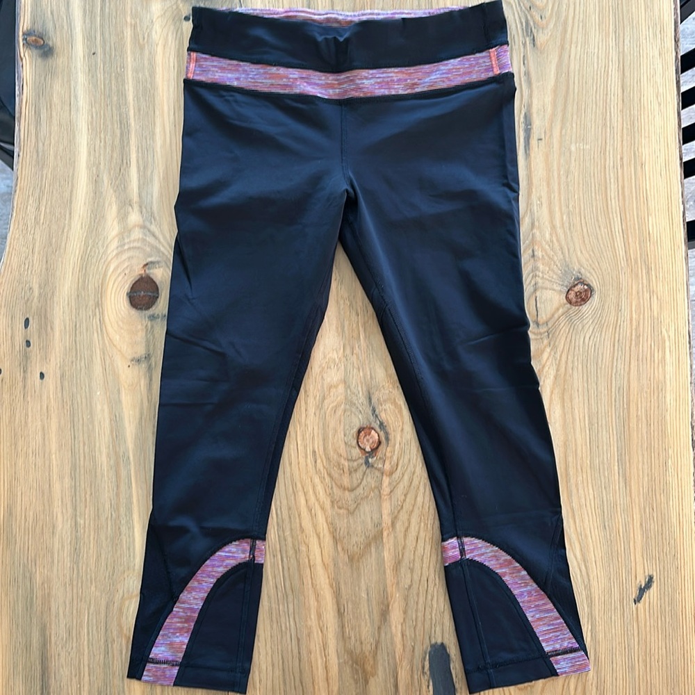 Lululemon cropped leggings.
